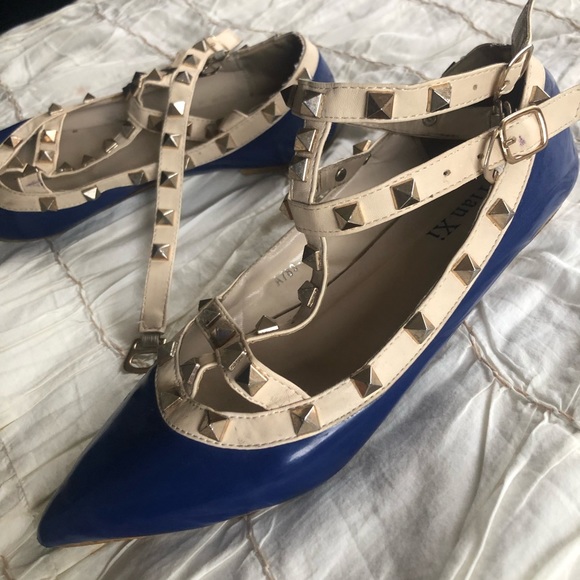 Blue / beige Vynil studded flats sz. 7 - Picture 13 of 13